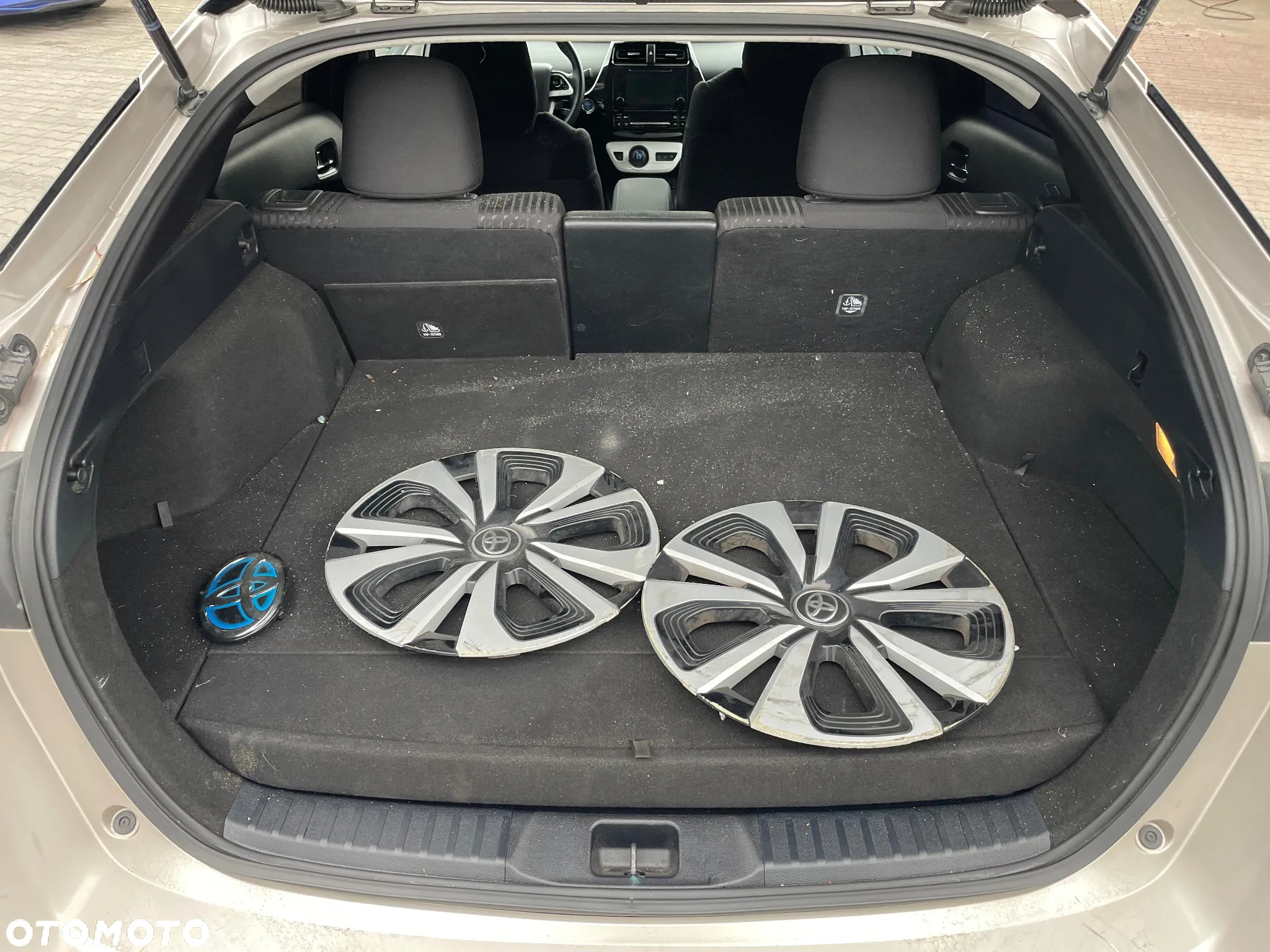 Toyota Prius Plug-in 1.8 Hybrid Executive - 13