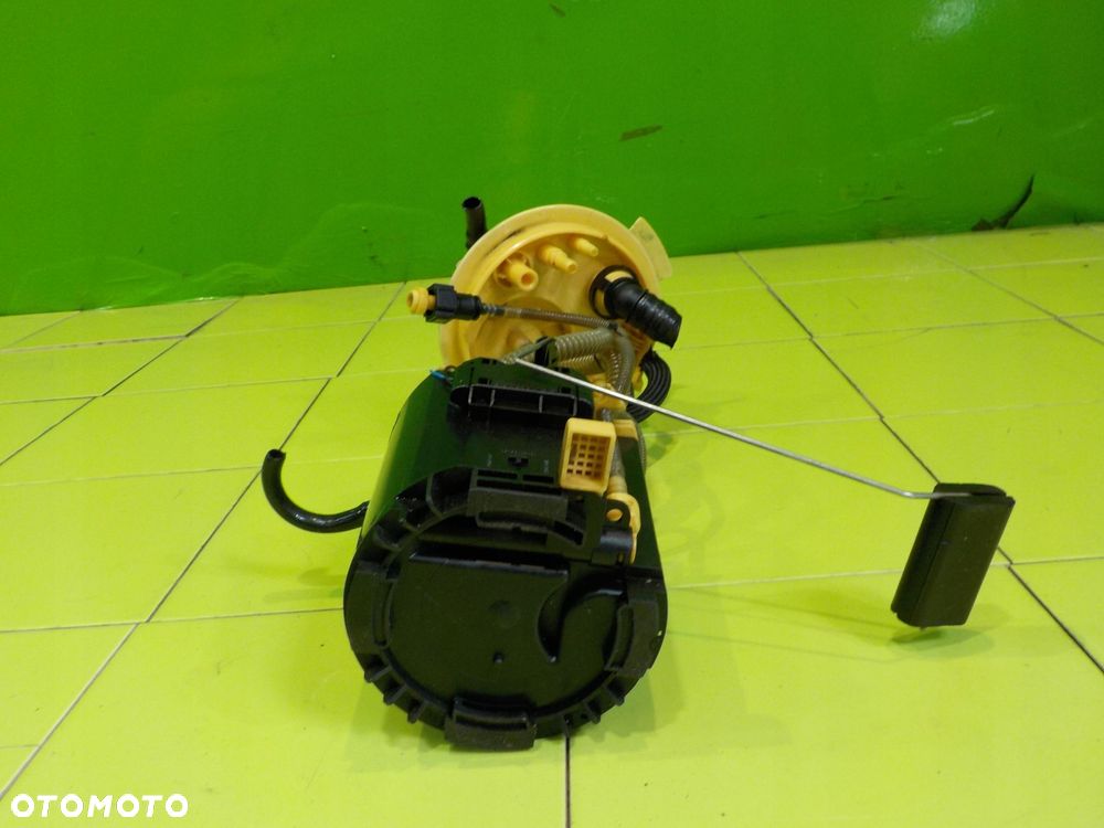 RENAULT MEGANE III 1.6 B 09r KOMBI pompa paliwa - 10