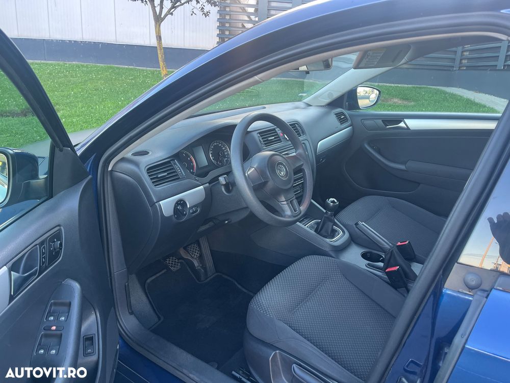 Volkswagen Jetta - 9