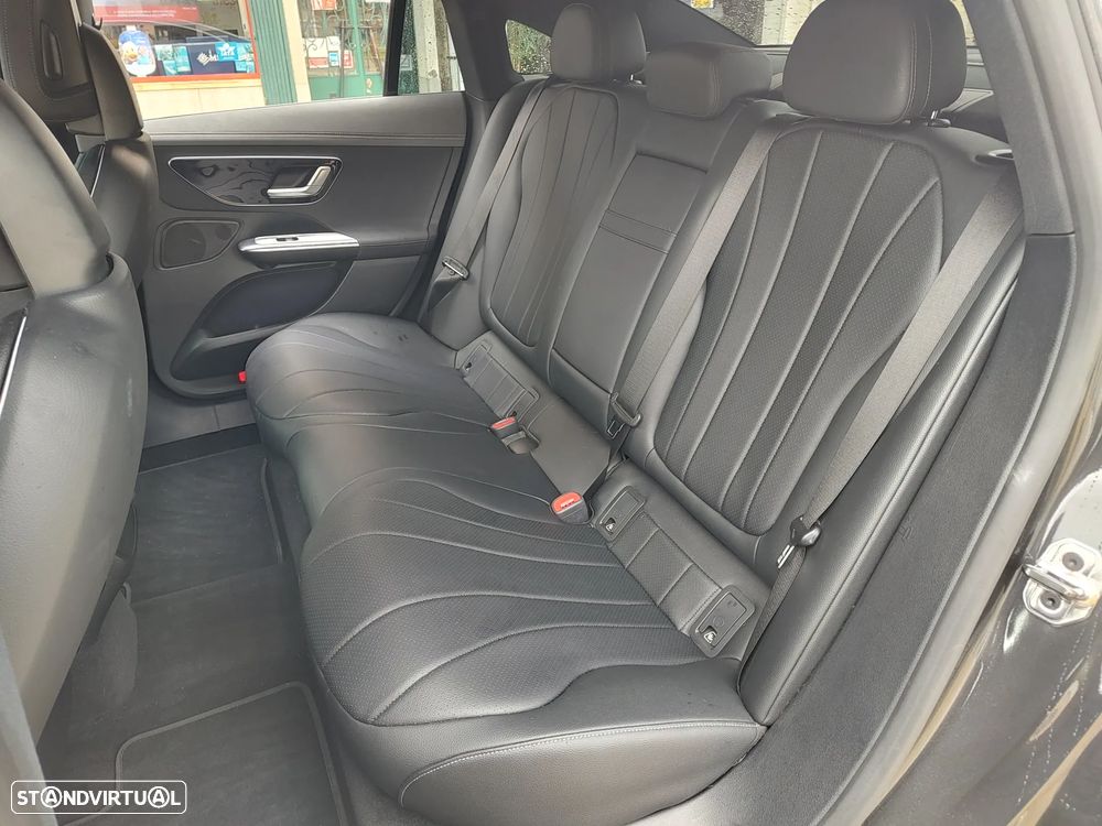 Mercedes-Benz EQE 350 - 11