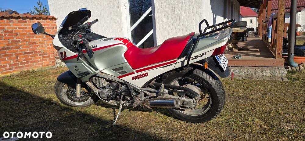 Yamaha FJ - 4