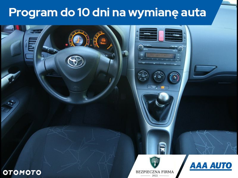 Toyota Auris - 8