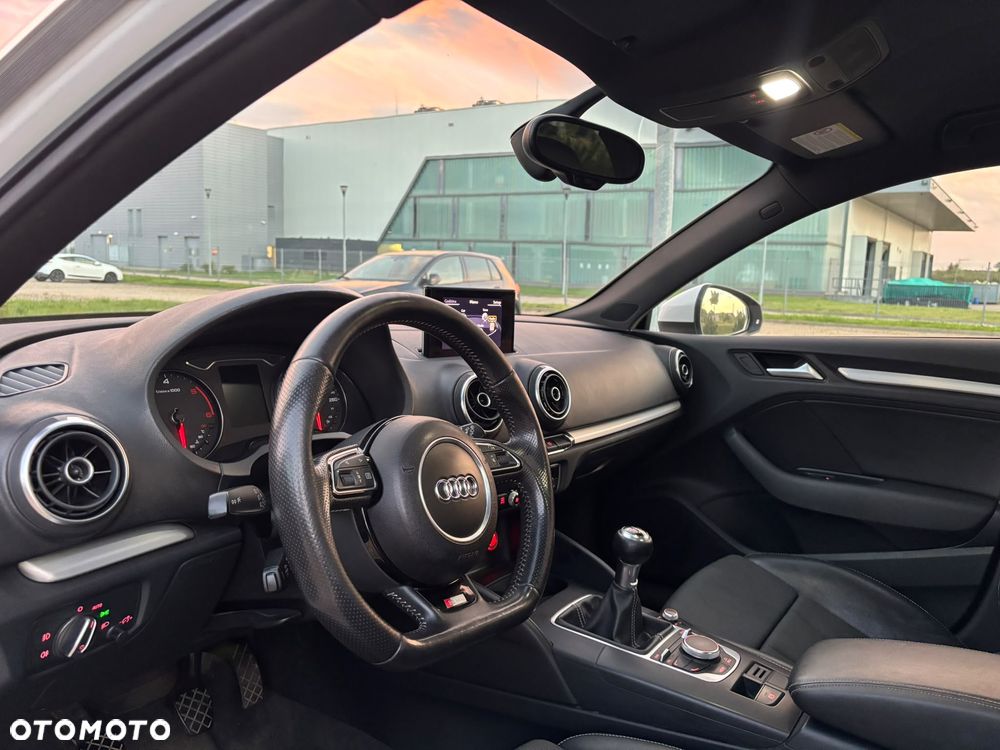 Audi A3 Sportback 2.0 TDI S line Sportpaket - 12