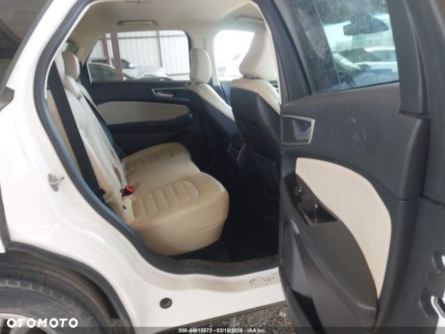 Ford Edge - 8
