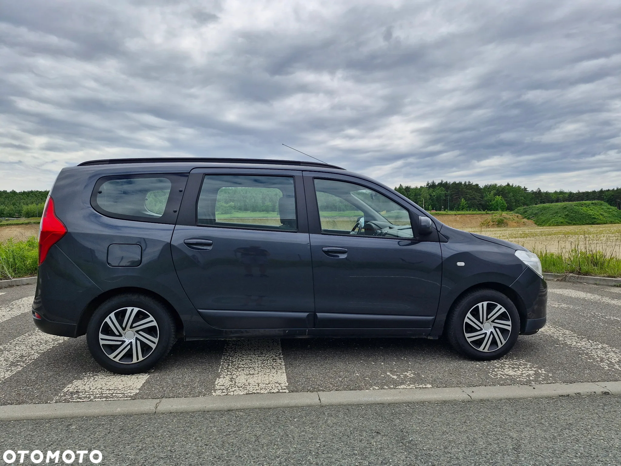 Dacia Lodgy 1.6 SCe Ambiance S&S - 11