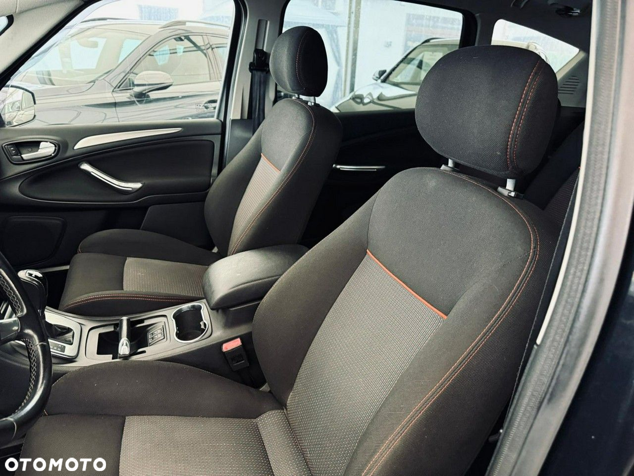 Ford S-Max - 36