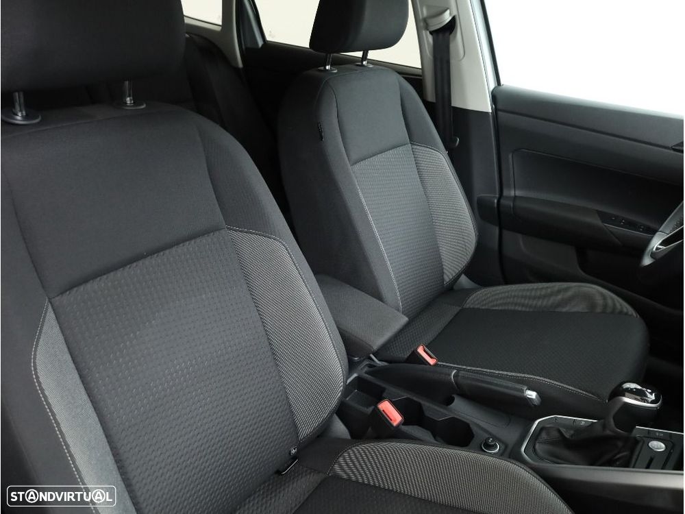 VW Taigo 1.0 TSI Urban DSG - 16