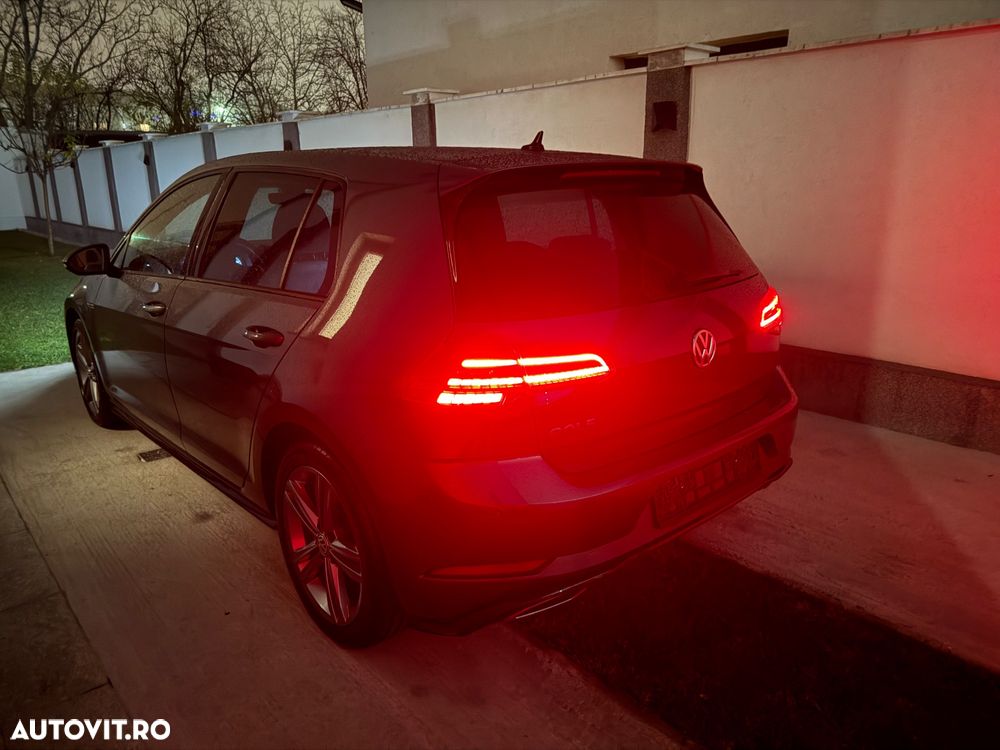 Volkswagen Golf - 34