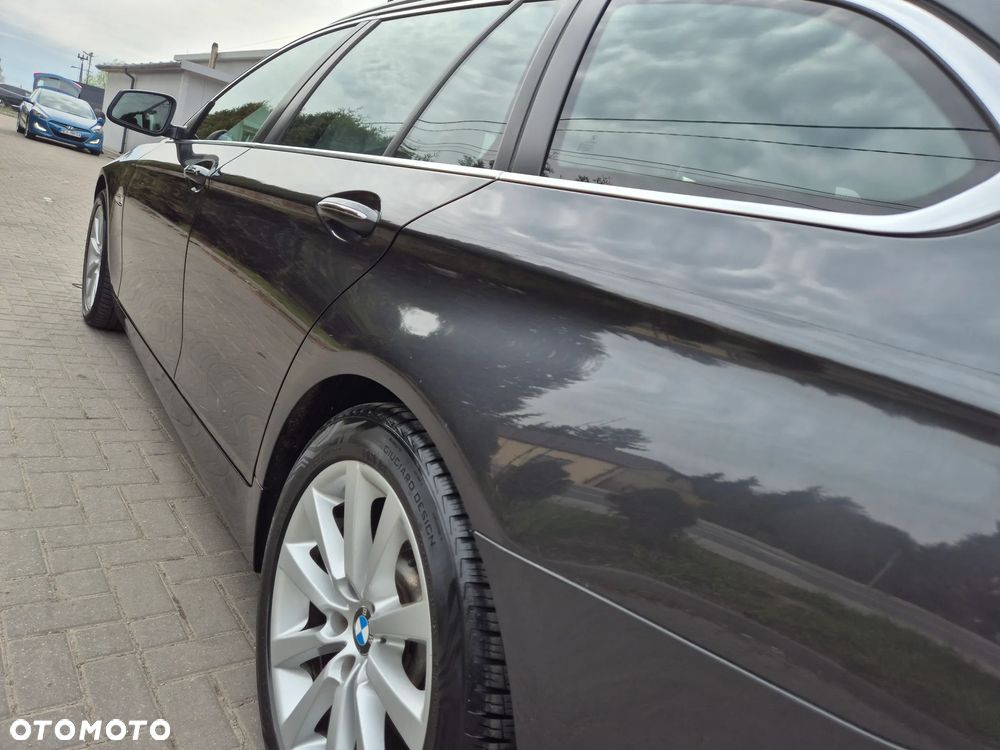 BMW Seria 5 520i - 23