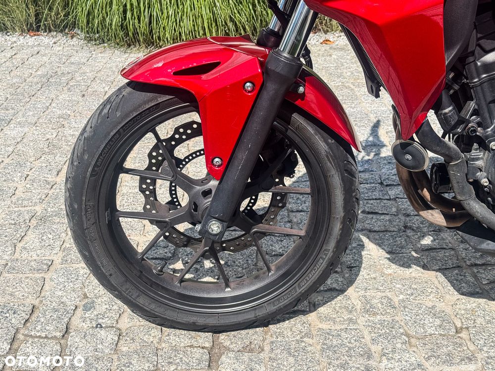Honda CB - 12