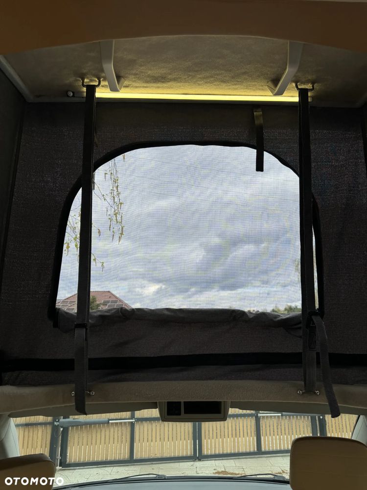 Volkswagen T5 Campervan - 31