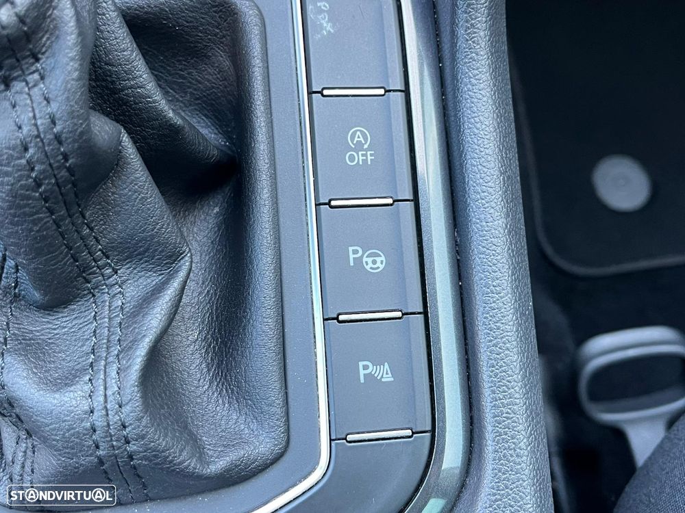 VW Tiguan 2.0 TDi Sport BlueMotion 4Motion DSG - 33