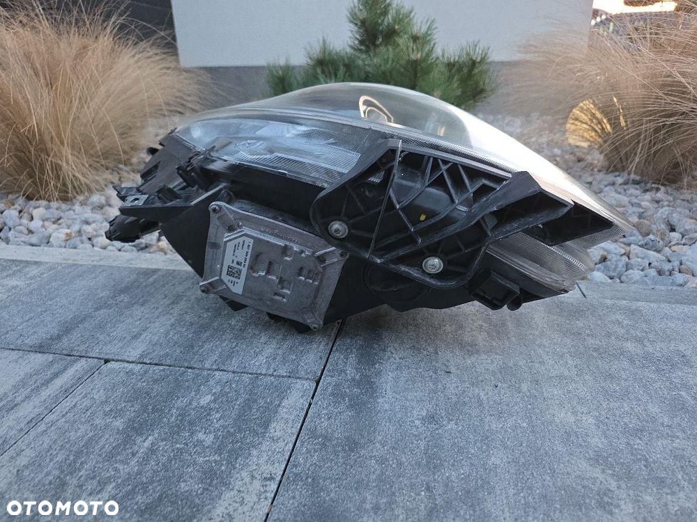 ALFA ROMEO GIULIETTA Lampa prawa przód Zwykła H7 Soczewka Led Ciemna - 7