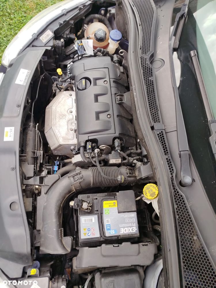 Peugeot 208 95 VTI Allure - 37