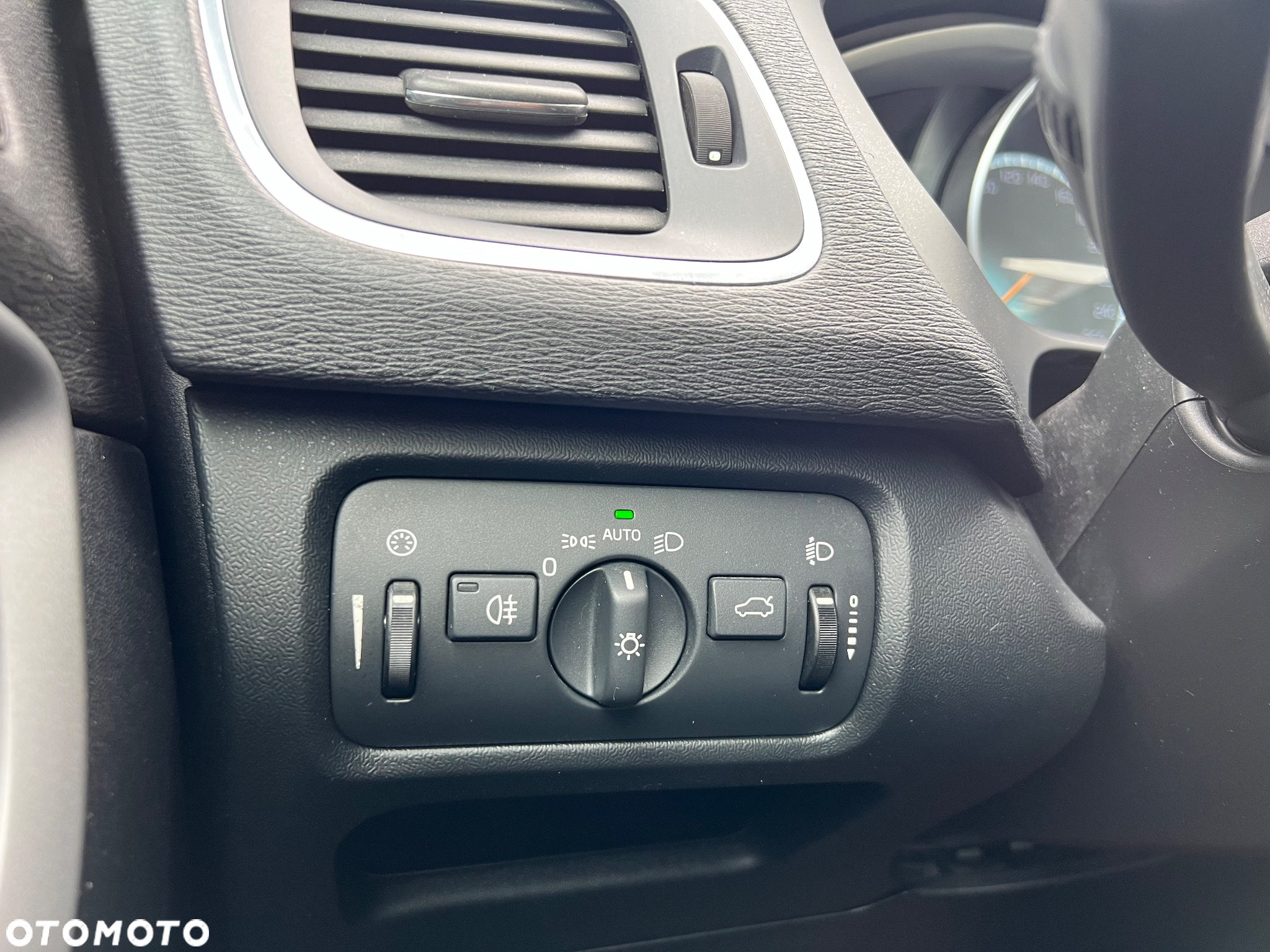 Volvo V40 D2 Drive-E Kinetic - 19