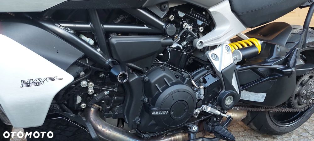 Ducati Diavel - 12