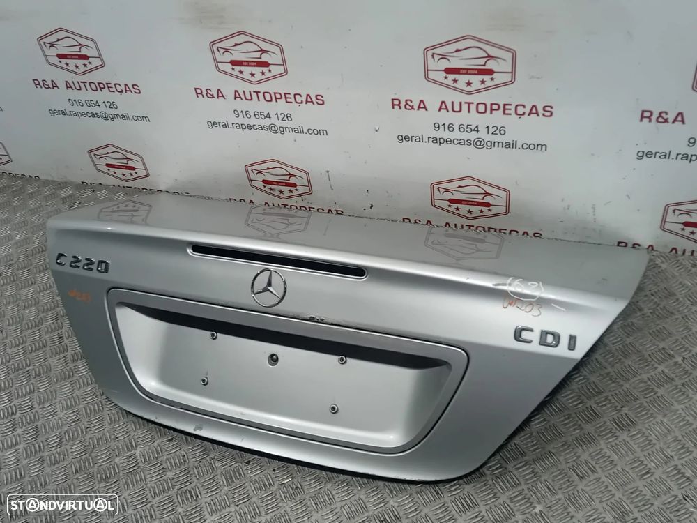Tampa Porta de Mala Mercedes Class C W203 Sedan Original - 2