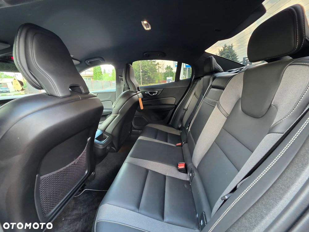 Volvo S60 B4 B R-Design - 20