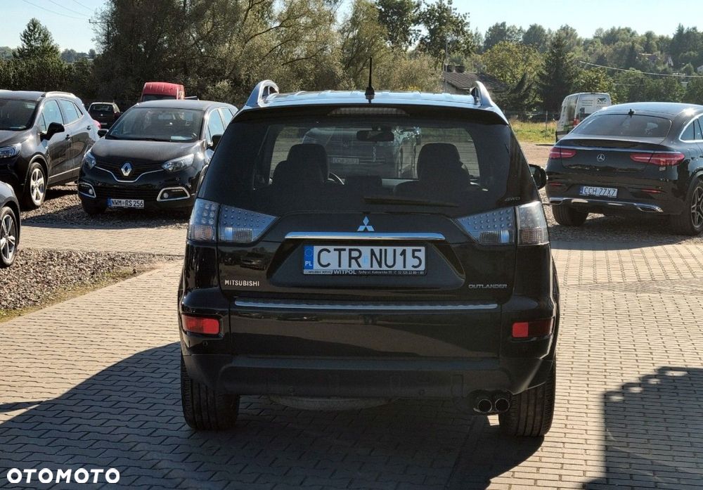 Mitsubishi Outlander - 13