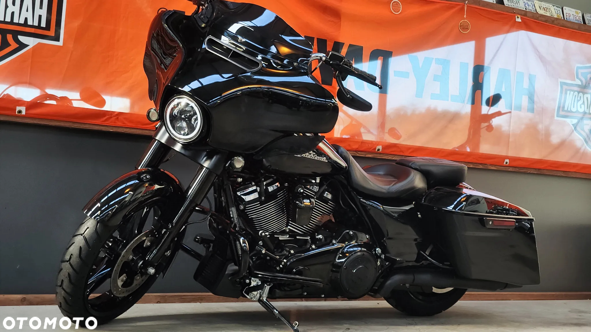 Harley-Davidson Touring Street Glide - 17