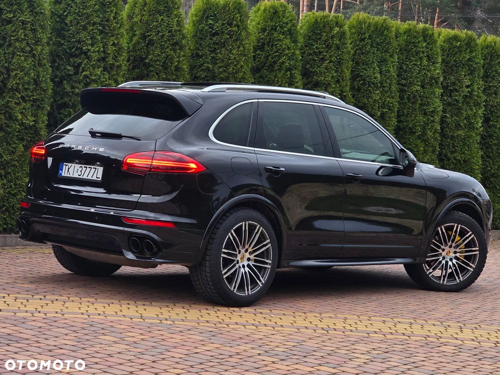 Porsche Cayenne S Diesel Platinum Edition - 12