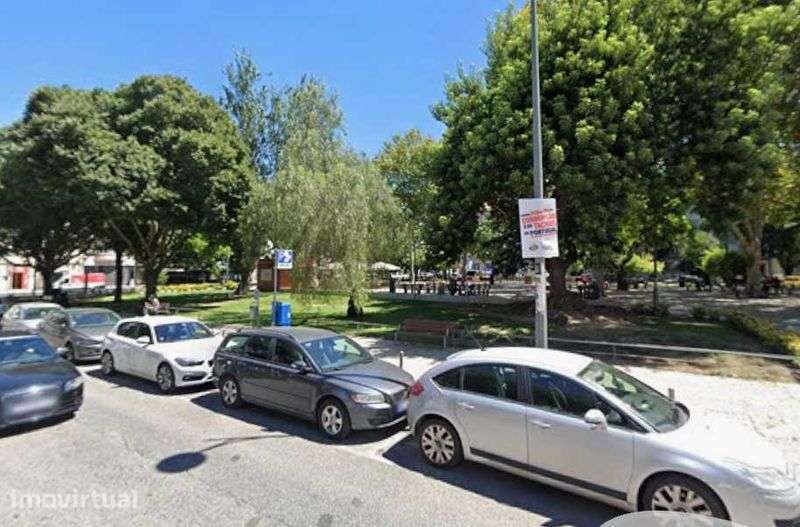 Vendo apartamento T2 Avenida Mouzinho de Albuquerque 10 - Grande imagem: 2/3