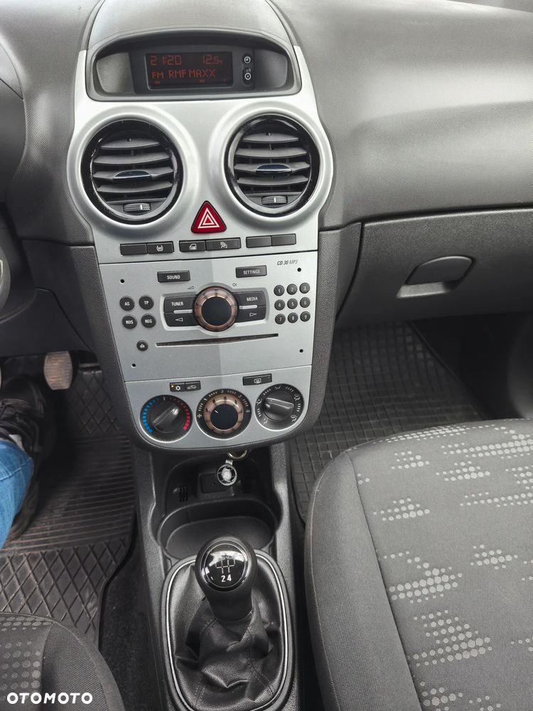 Opel Corsa 1.2 16V Edition / Active - 11