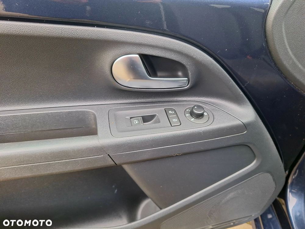 Volkswagen up! United - 13