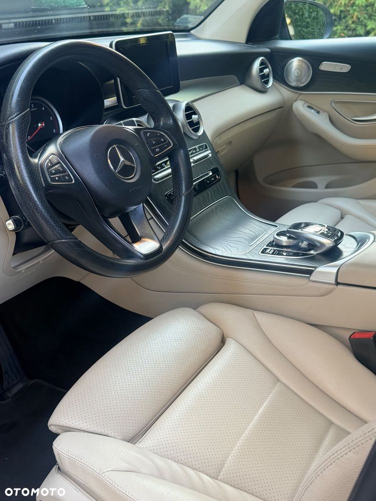 Mercedes-Benz GLC - 13