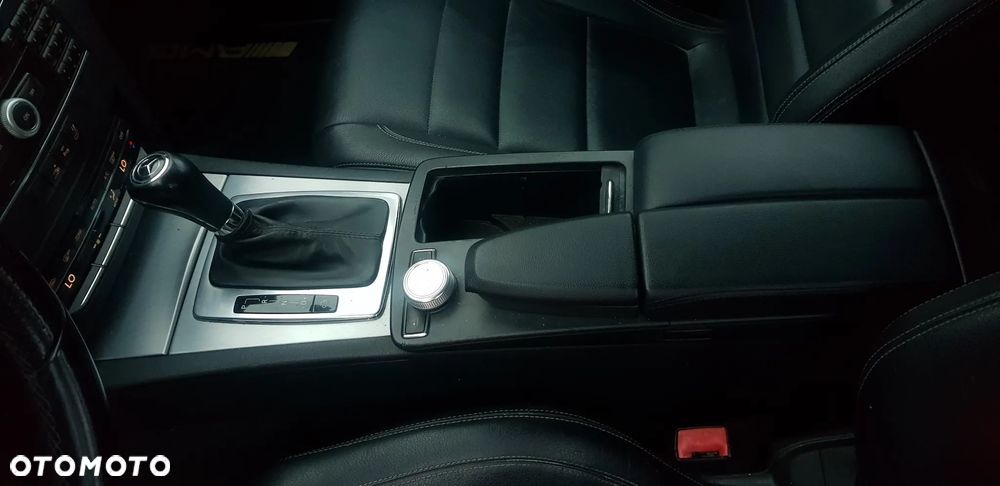 Mercedes-Benz Klasa E 220 CDI DPF BlueEFFICIENCY Automatik Avantgarde - 31