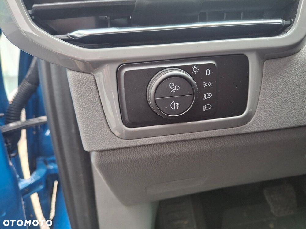 Volkswagen Caravelle - 18