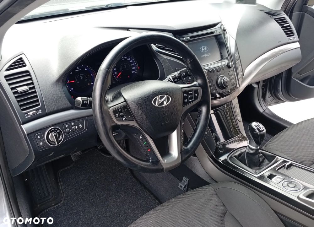 Hyundai i40 Kombi 1.7 CRDi Premium - 18