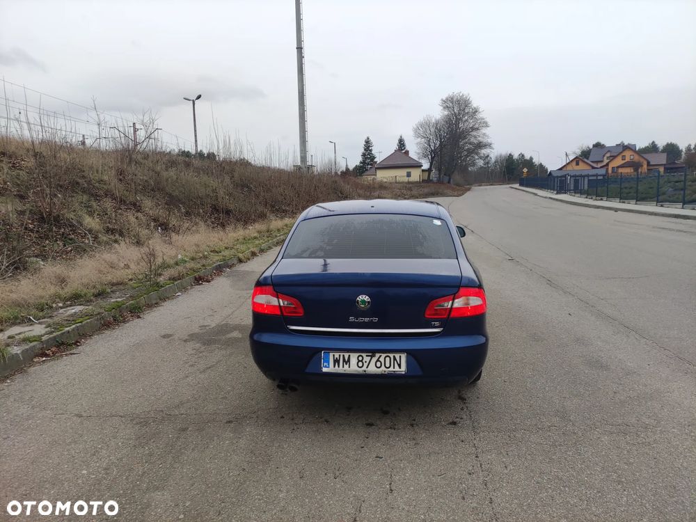 Skoda Superb 1.8 TSI Comfort DSG - 9