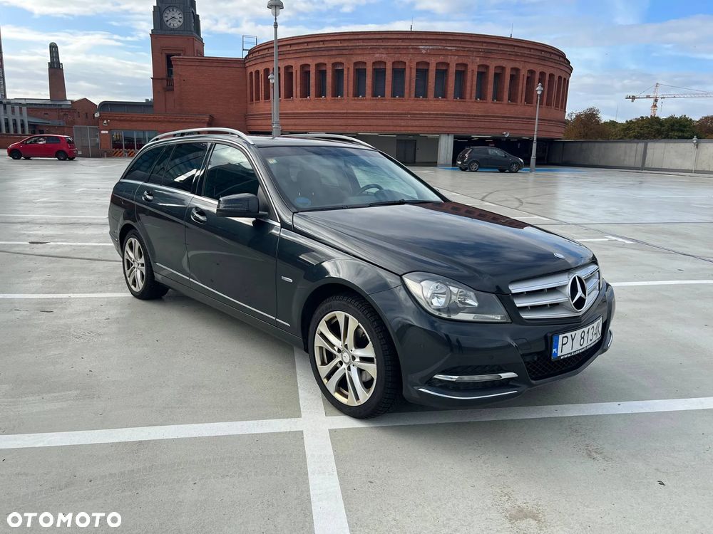 Mercedes-Benz Klasa C 180 CGI BlueEff Avantgarde - 4