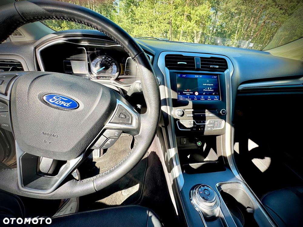 Ford Fusion - 19