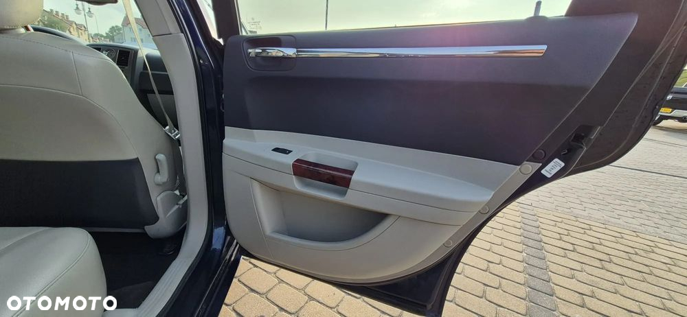 Chrysler 300C 3.5 V6 - 5