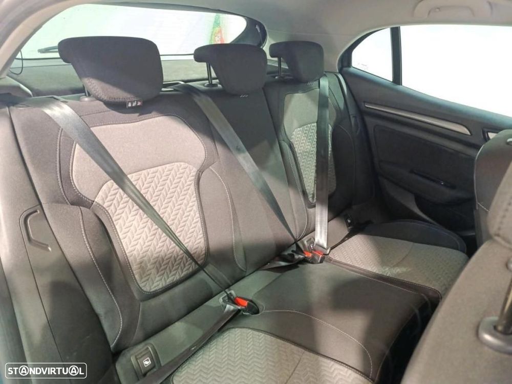 Renault Mégane 1.5 Blue dCi Limited - 6
