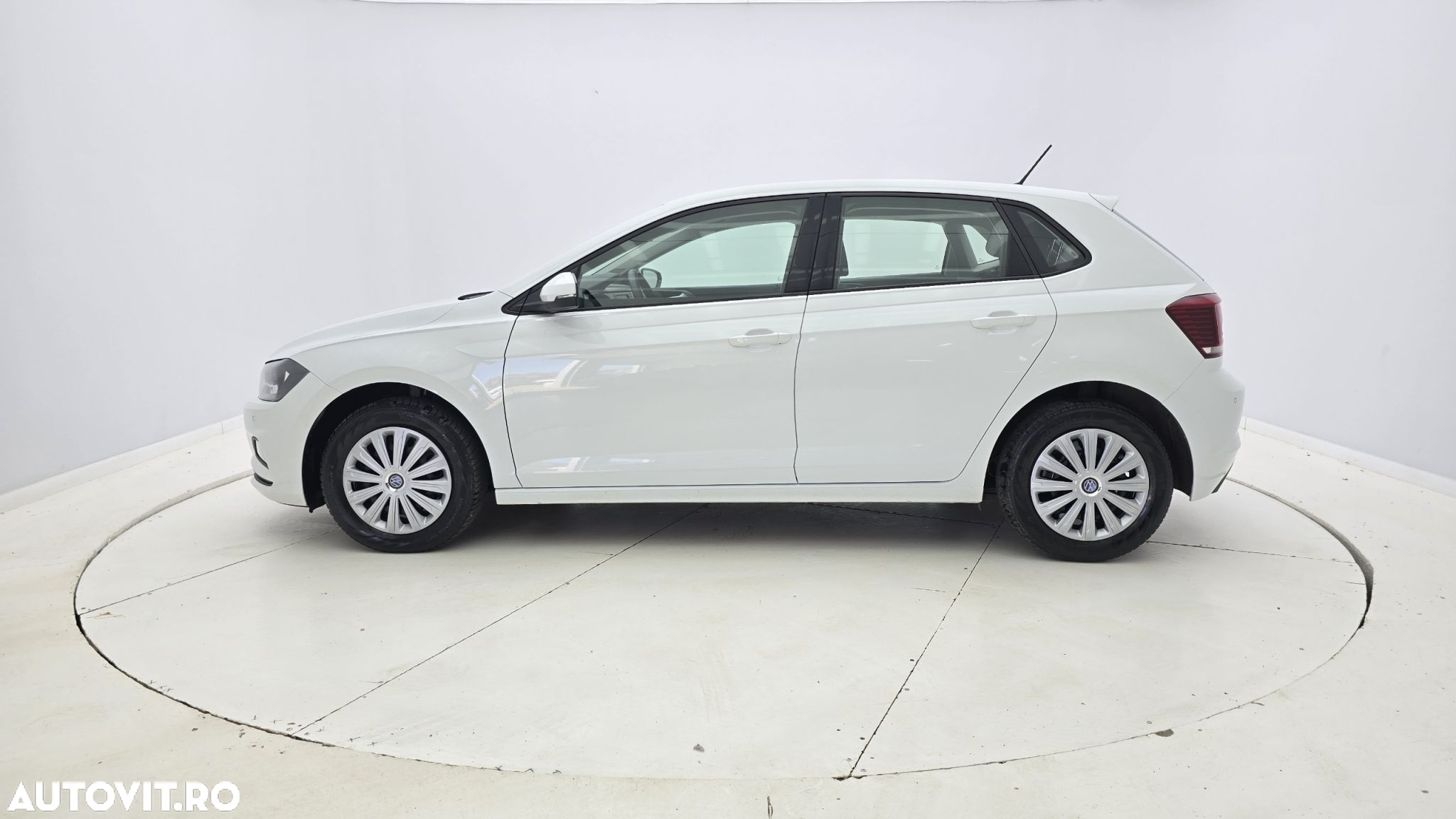 Volkswagen Polo 1.6 TDI Comfortline - 9