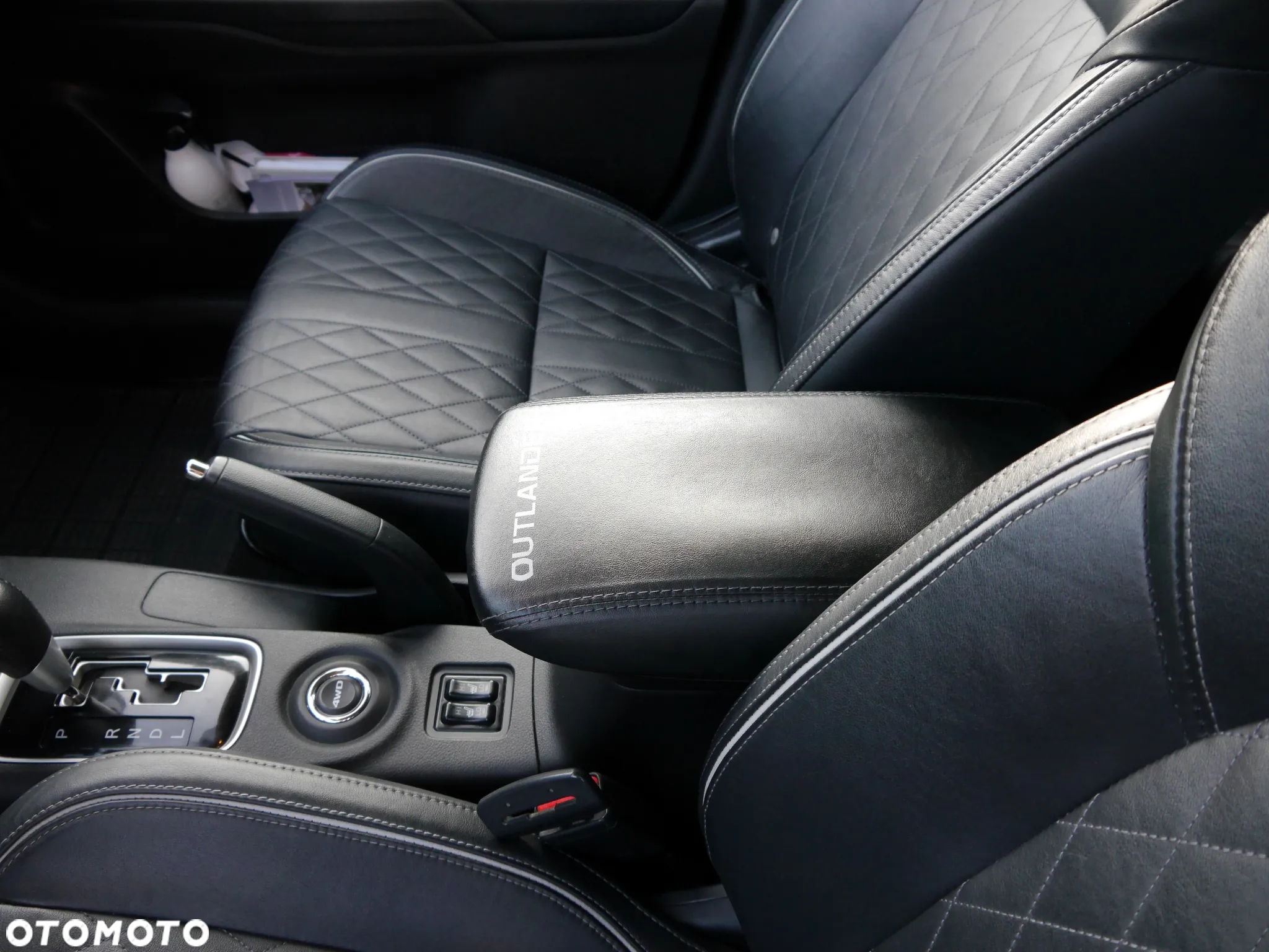 Mitsubishi Outlander 2.0 Intense 4WD CVT - 12