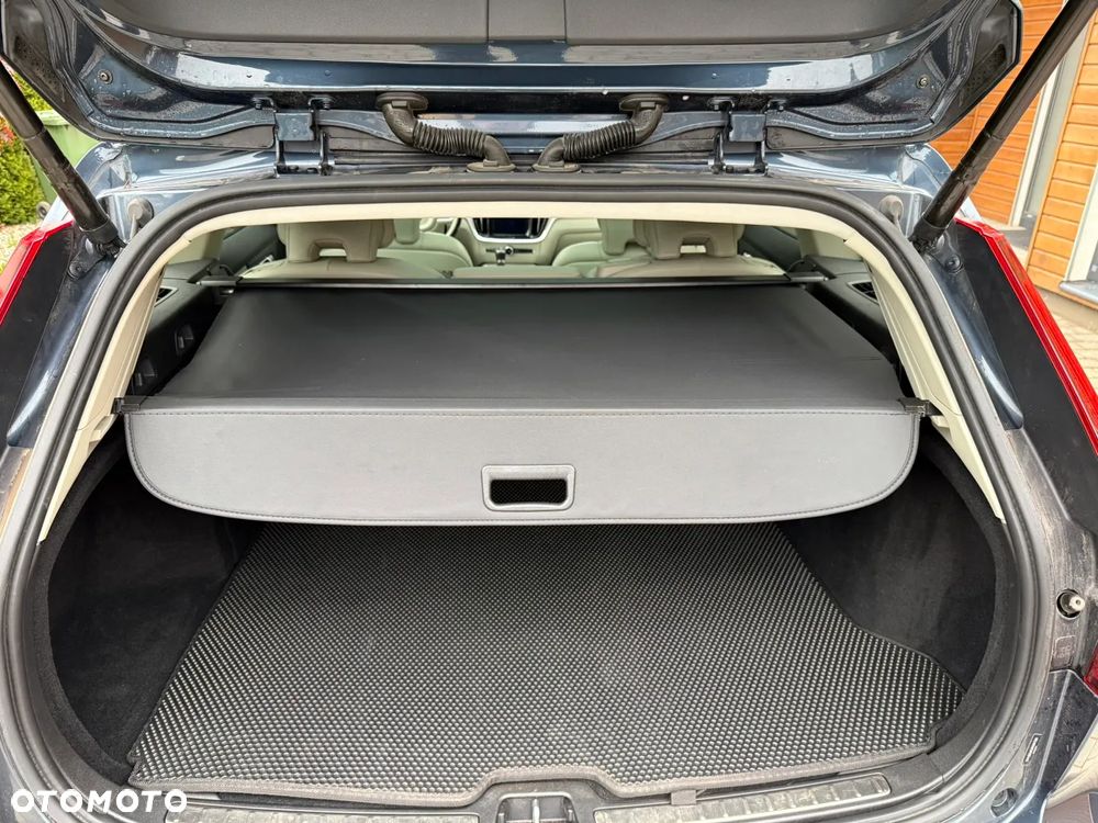 Volvo V60 Cross Country T5 AWD Geartronic - 9
