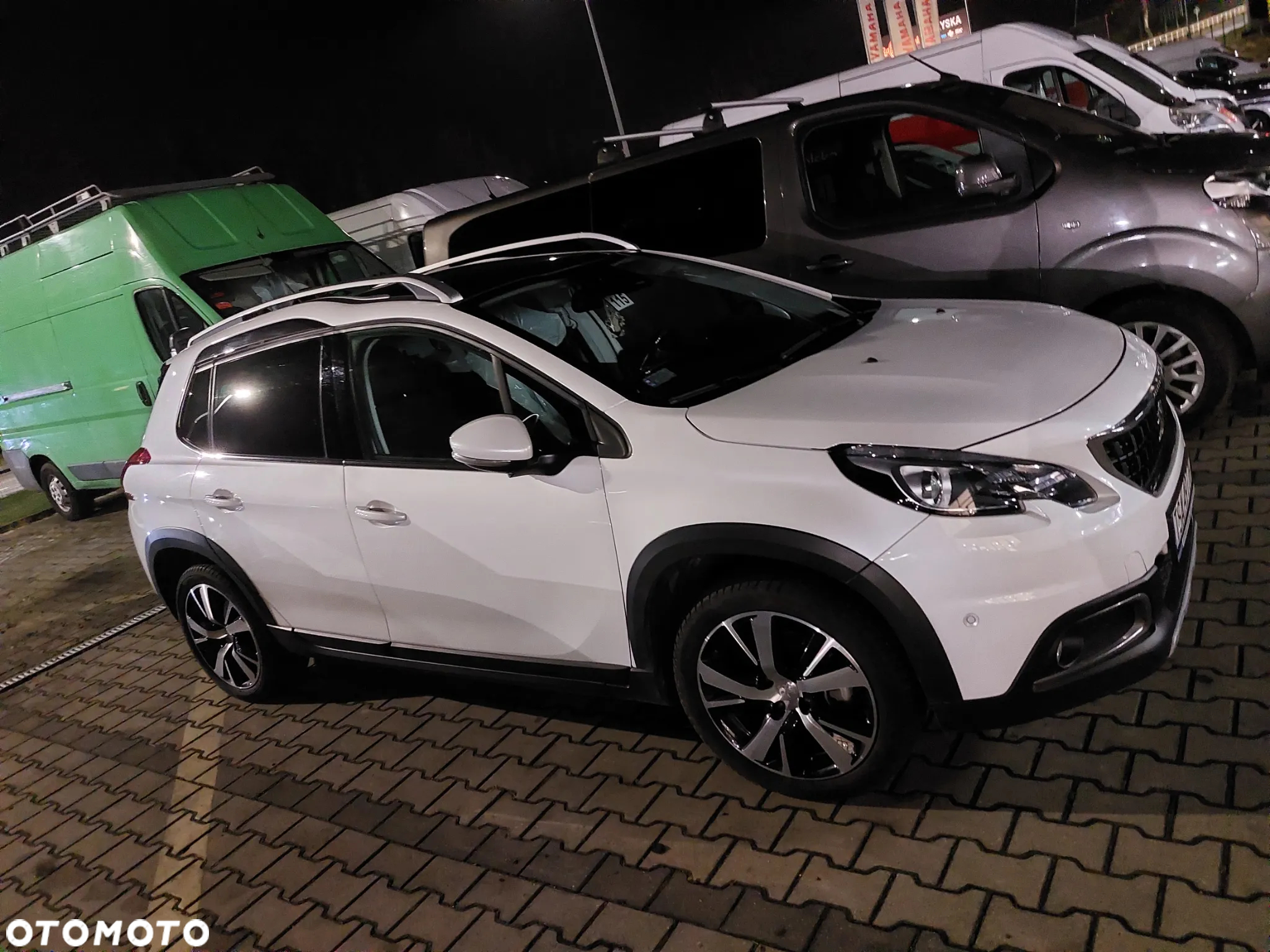 Peugeot 2008 1.2 Pure Tech Allure S&S EAT6 - 4