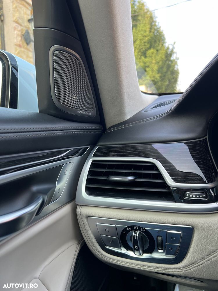 BMW Seria 7 740Le xDrive iPerformance - 35