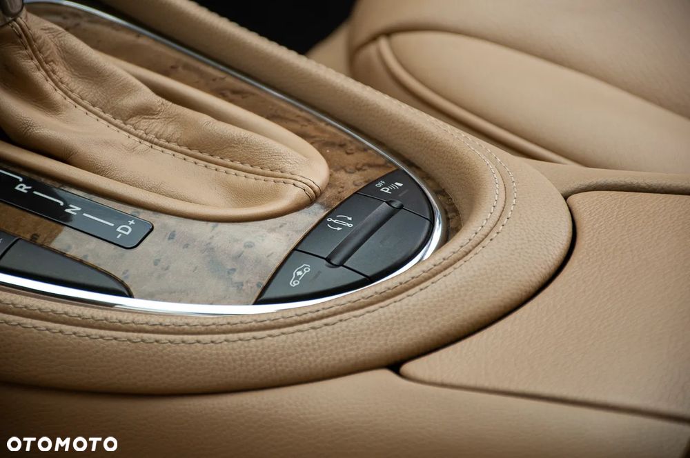 Mercedes-Benz CLS 500 - 21