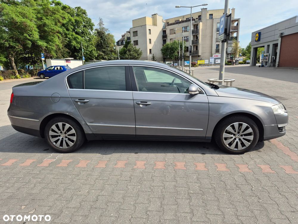Volkswagen Passat 1.9 TDI DPF BlueMotion - 4