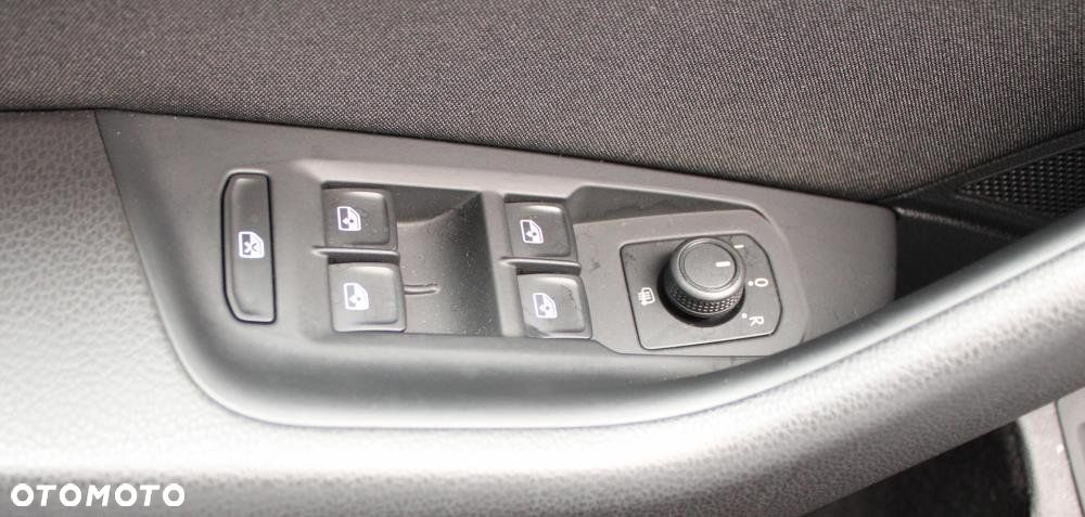 Volkswagen Passat - 12