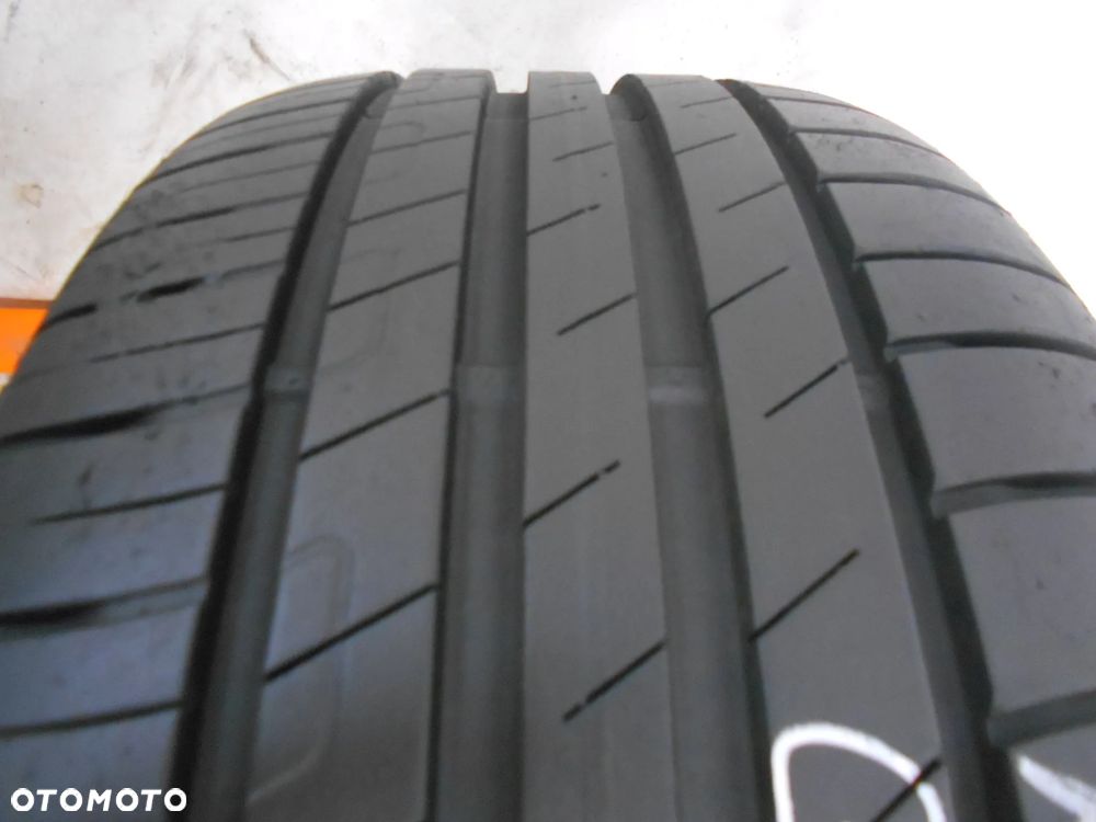 OPONA POJEDYNKA 225/40R18 GOODYEAR EFFICIENT GRIP PERFORMANCE DOT 1024 7.7MM - 2