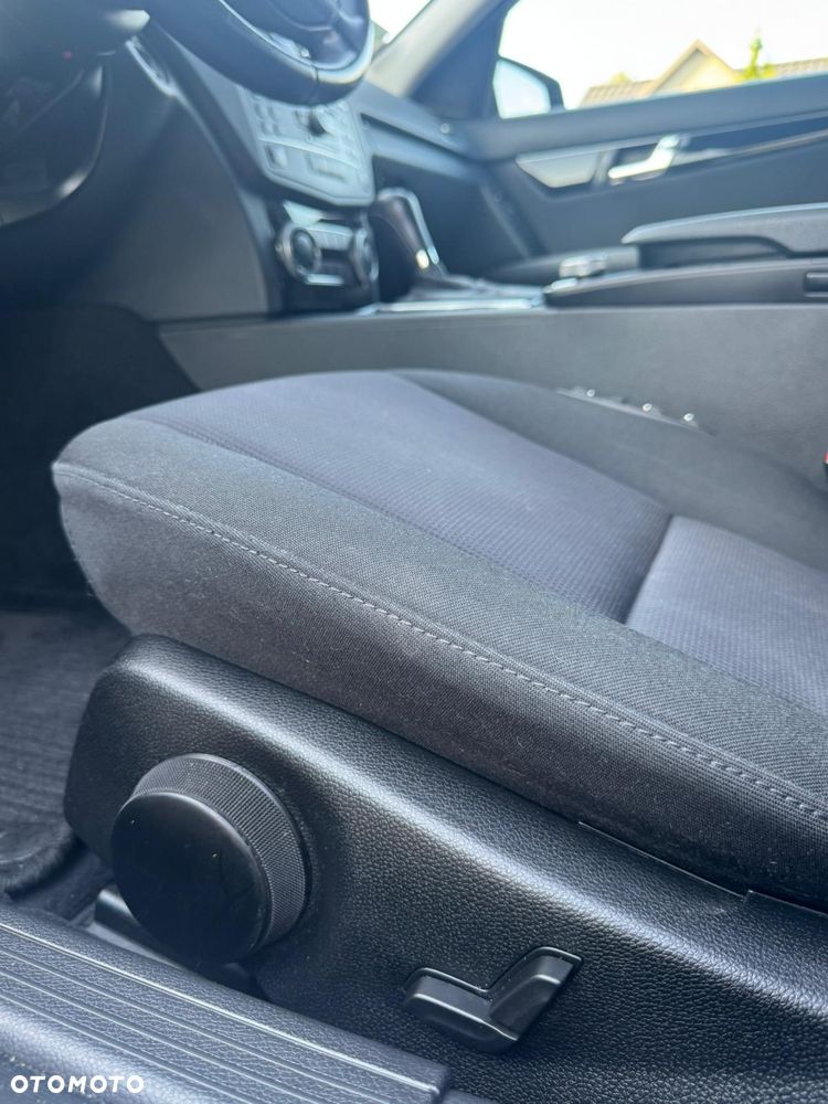 Mercedes-Benz Klasa C 220 CDI DPF Automatik BlueEFFICIENCY Avantgarde - 13