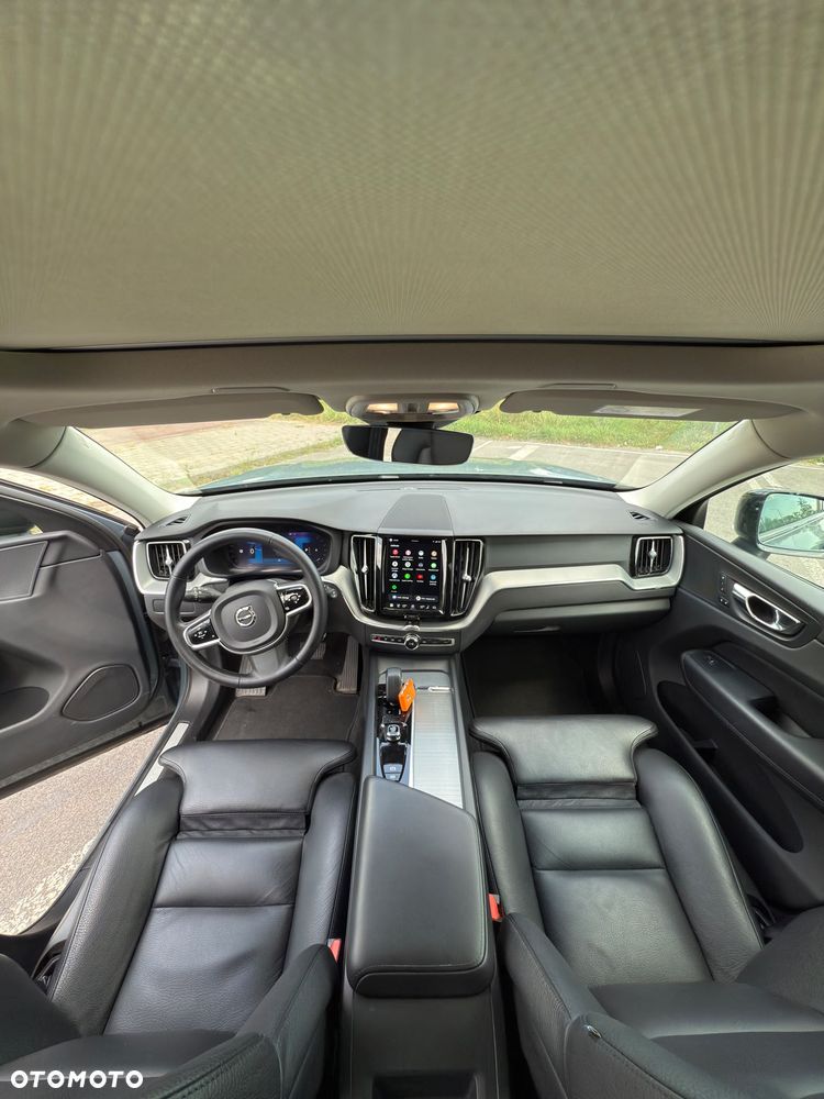 Volvo XC 60 B4 D Plus Dark - 6