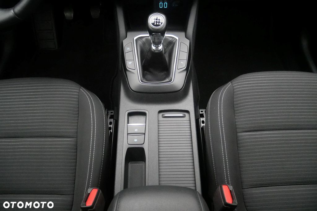 Ford Kuga - 11