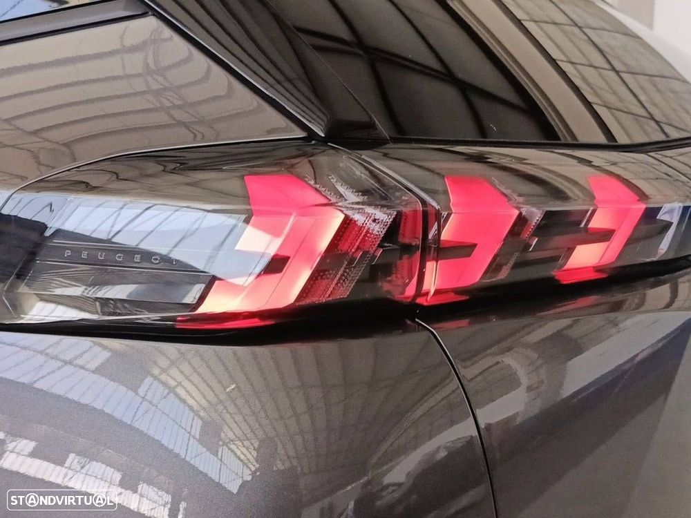 Peugeot 2008 1.5 BlueHDi Allure Pack EAT8 - 26